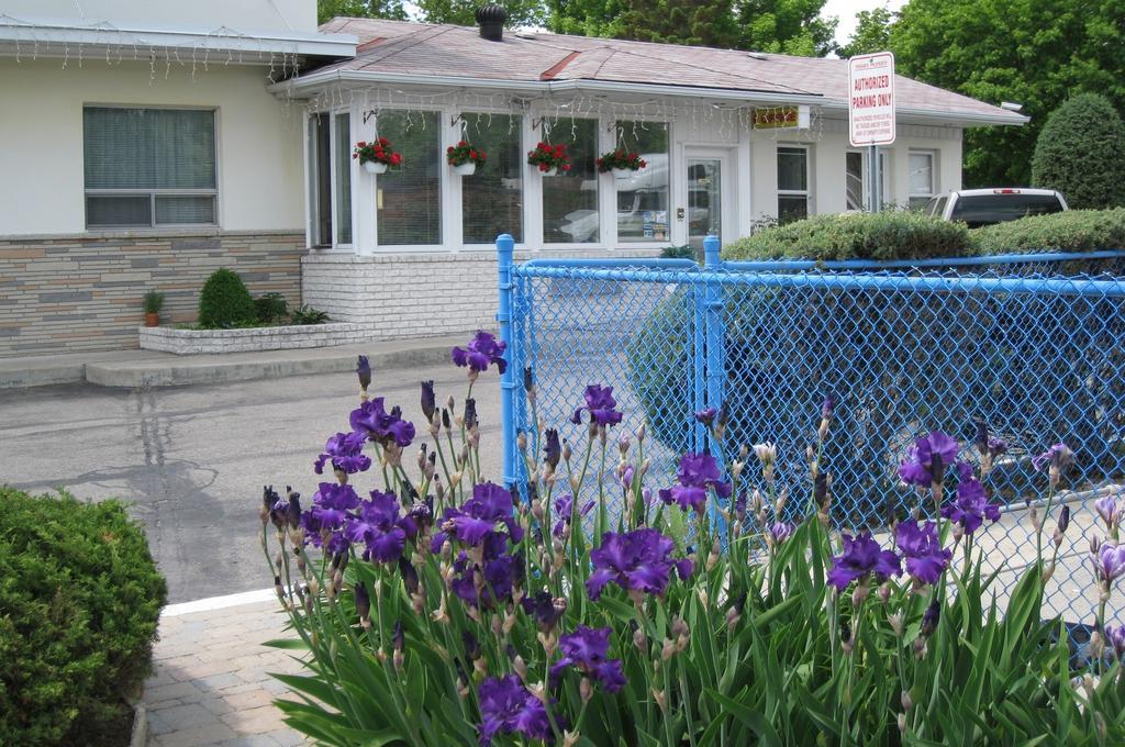 Grand Motel Toronto Exterior photo